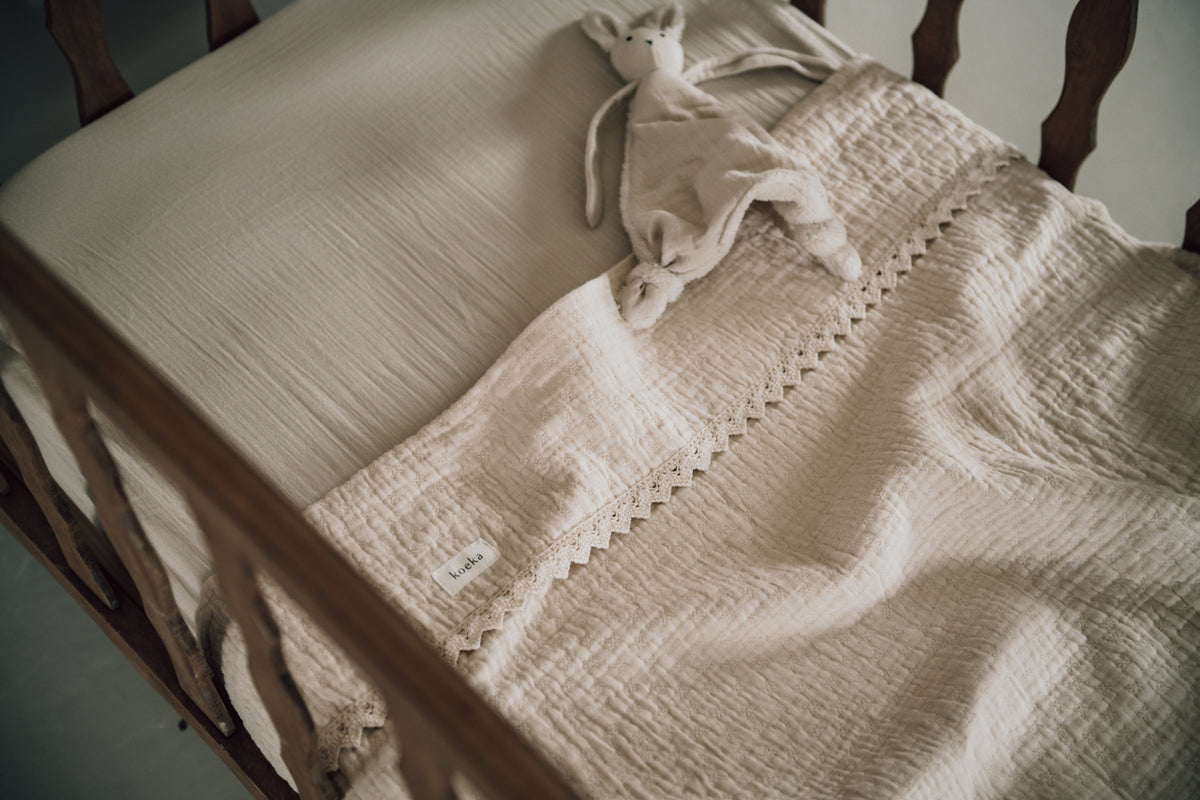 Babydecke 75x100 aus Baumwolle mit Spitzenkante – Koeka Elba