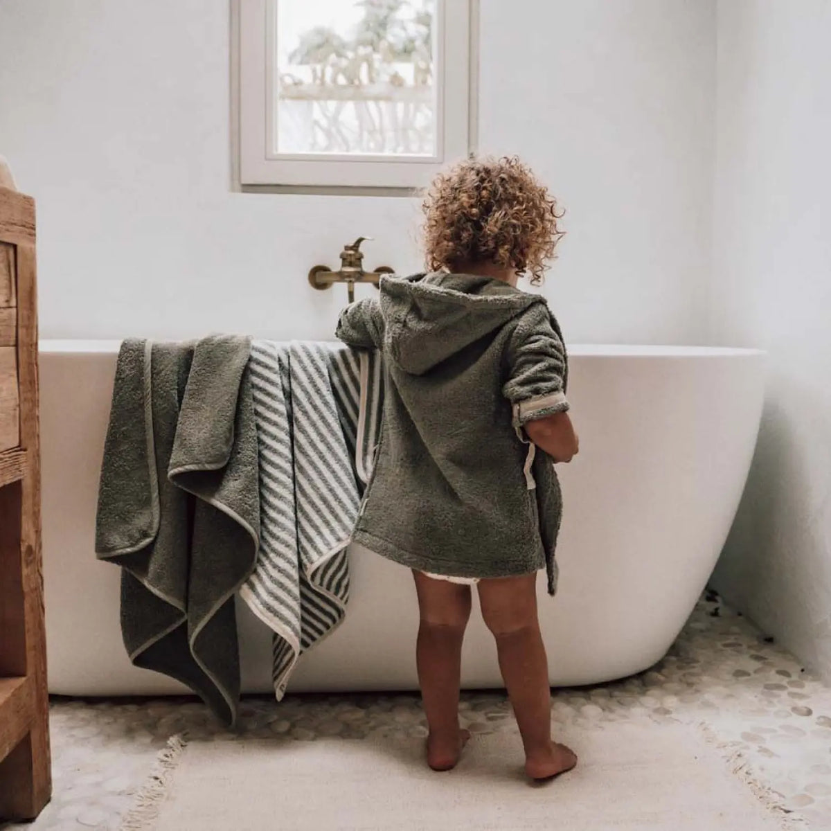 Baby Bademantel mit Kapuze – Dijon Daily von Koeka