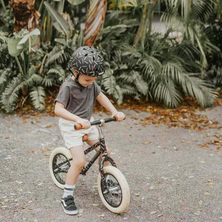 Banwood Balance Bike Marest Allegra Black – im Einsatz (Lifestyle) 4