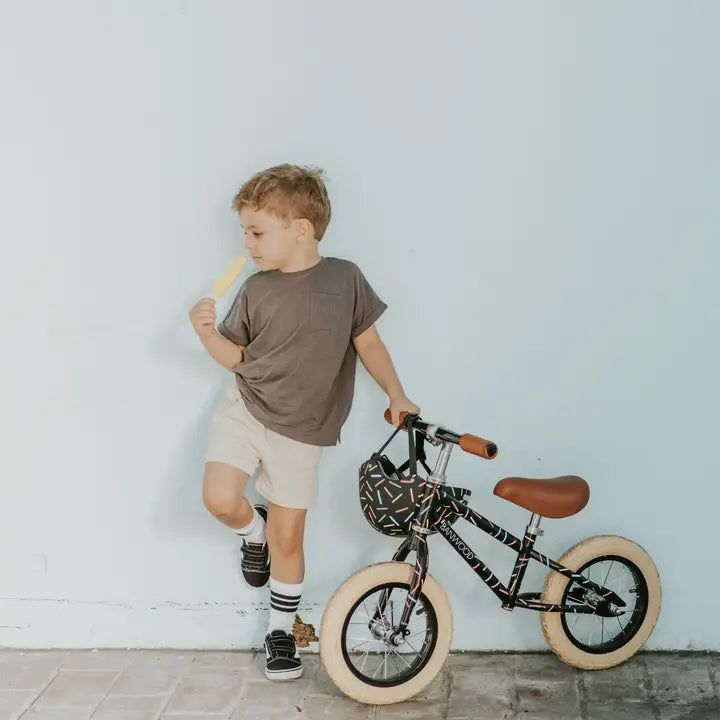 Banwood Balance Bike Marest Allegra Black – im Einsatz (Lifestyle) 5
