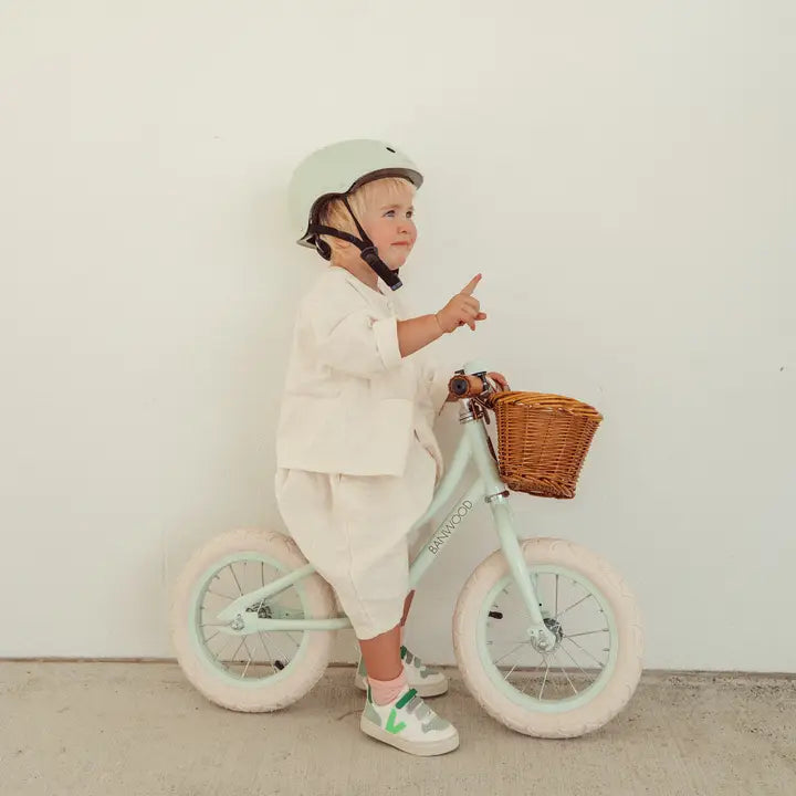 Banwood Balance Bike Pale Mint – im Einsatz (Lifestyle) 3