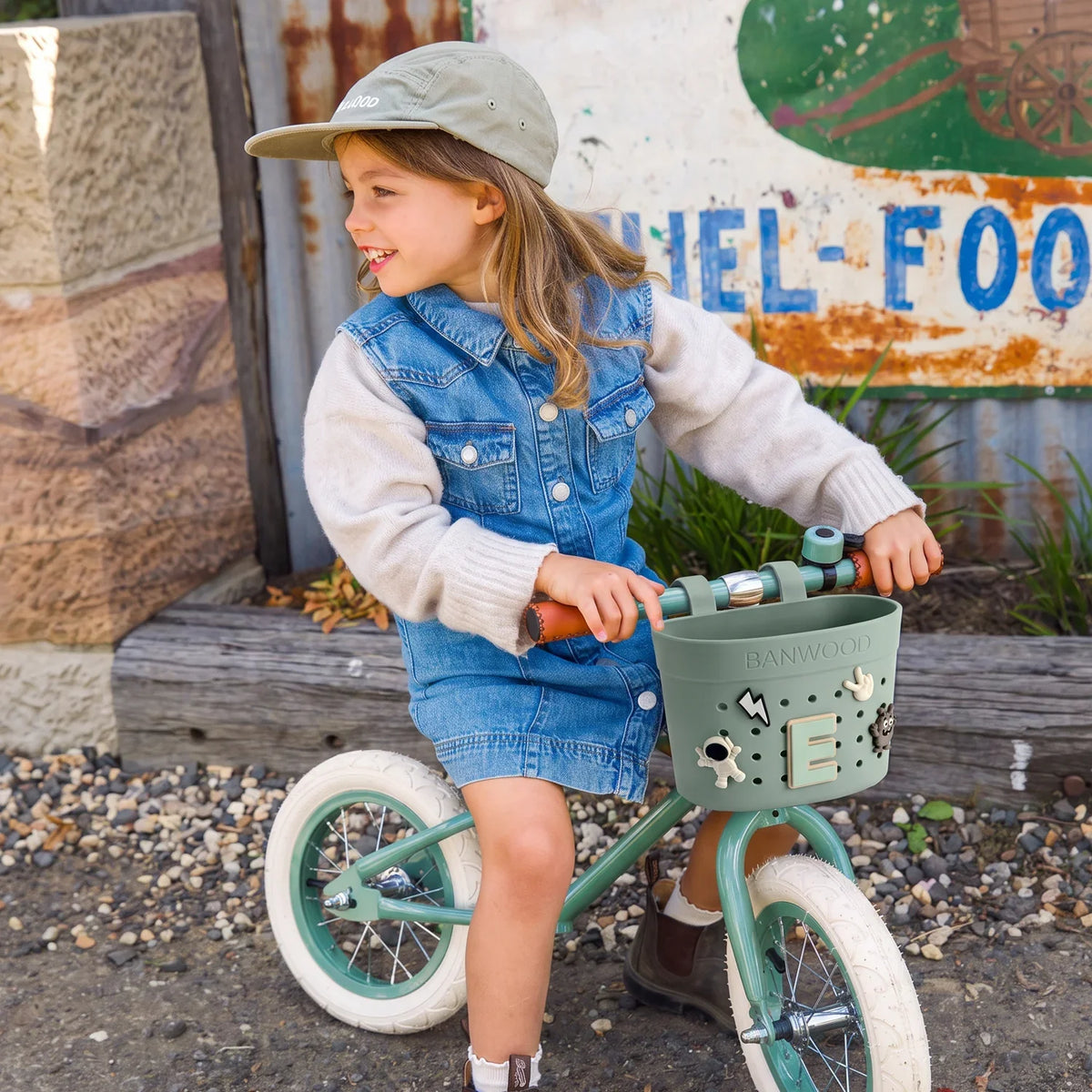 Korb-Pin Buchstabe – Banwood Pin & Ride Alphabet, Ansicht 3