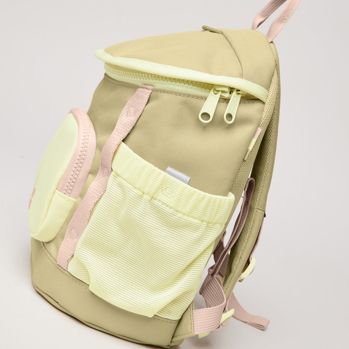 GOT BAG Kids Adventure Daypack Kinderrucksack in Pistaziengrün (nori), als Detailaufnahme in Seitenansicht
