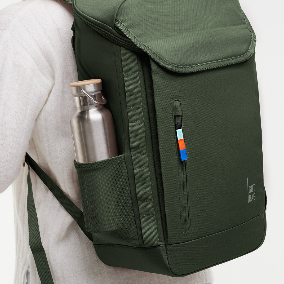 GOT BAG Pro Pack Laptoprucksack in Dunkelgrün (algae), auf dem Rücken getragen