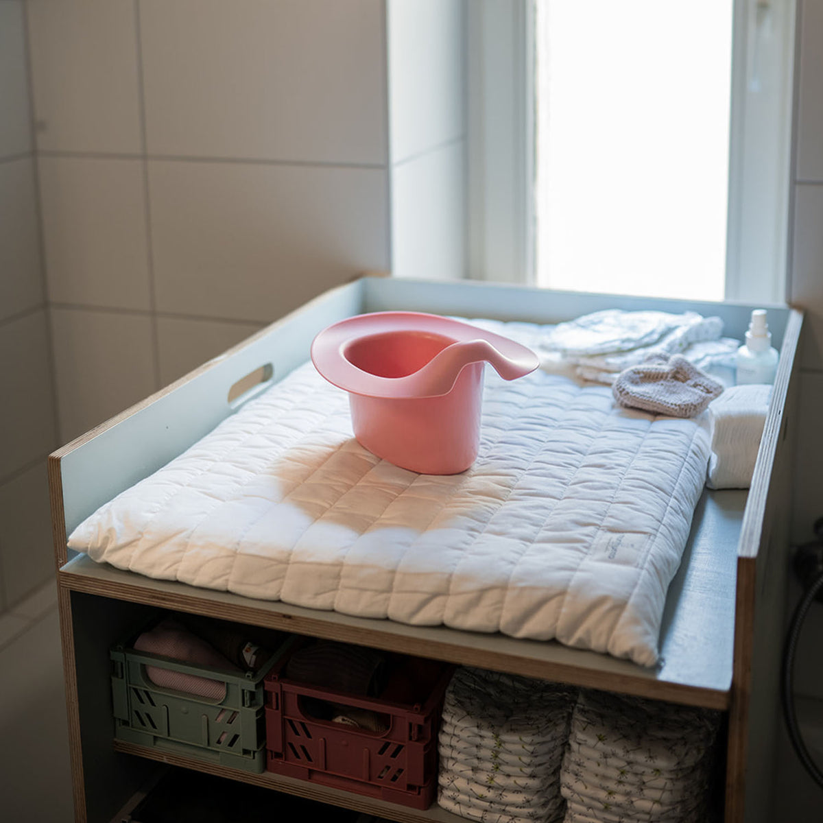 Abhaltetöpfchen für Babys Altrosa von Kindsgut – Anwendungsbild 3