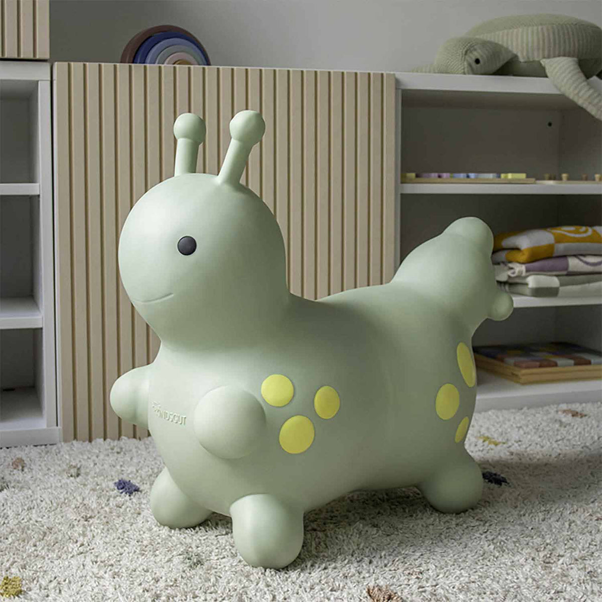 Hüpftier für Kinder Raupe von Kindsgut – Anwendungsbild 4