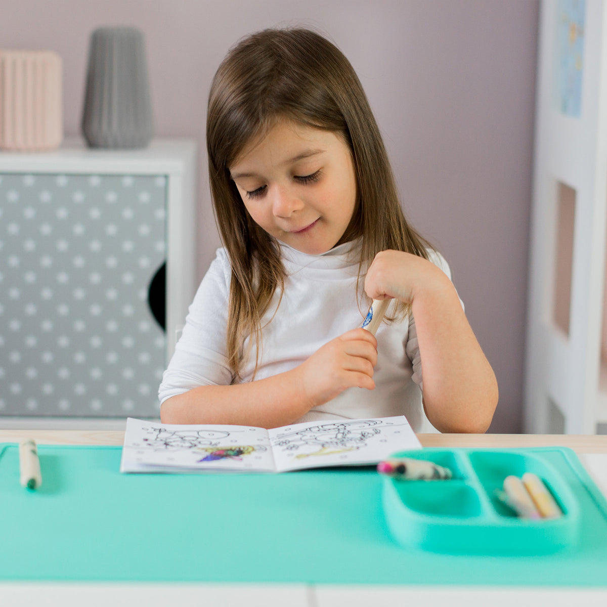 Silikon-Bastelunterlage für Kinder Mint von Kindsgut – Anwendungsbild 3