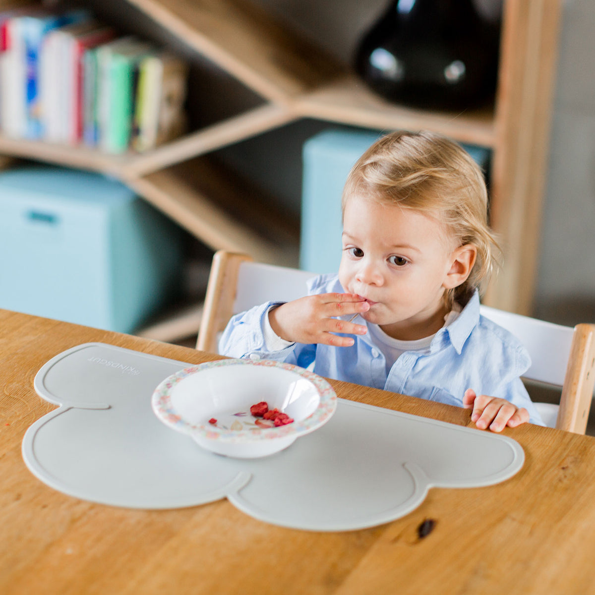 Silikon-Platzset Wolke für Kinder Dunkelgrau von Kindsgut – Anwendungsbild 4