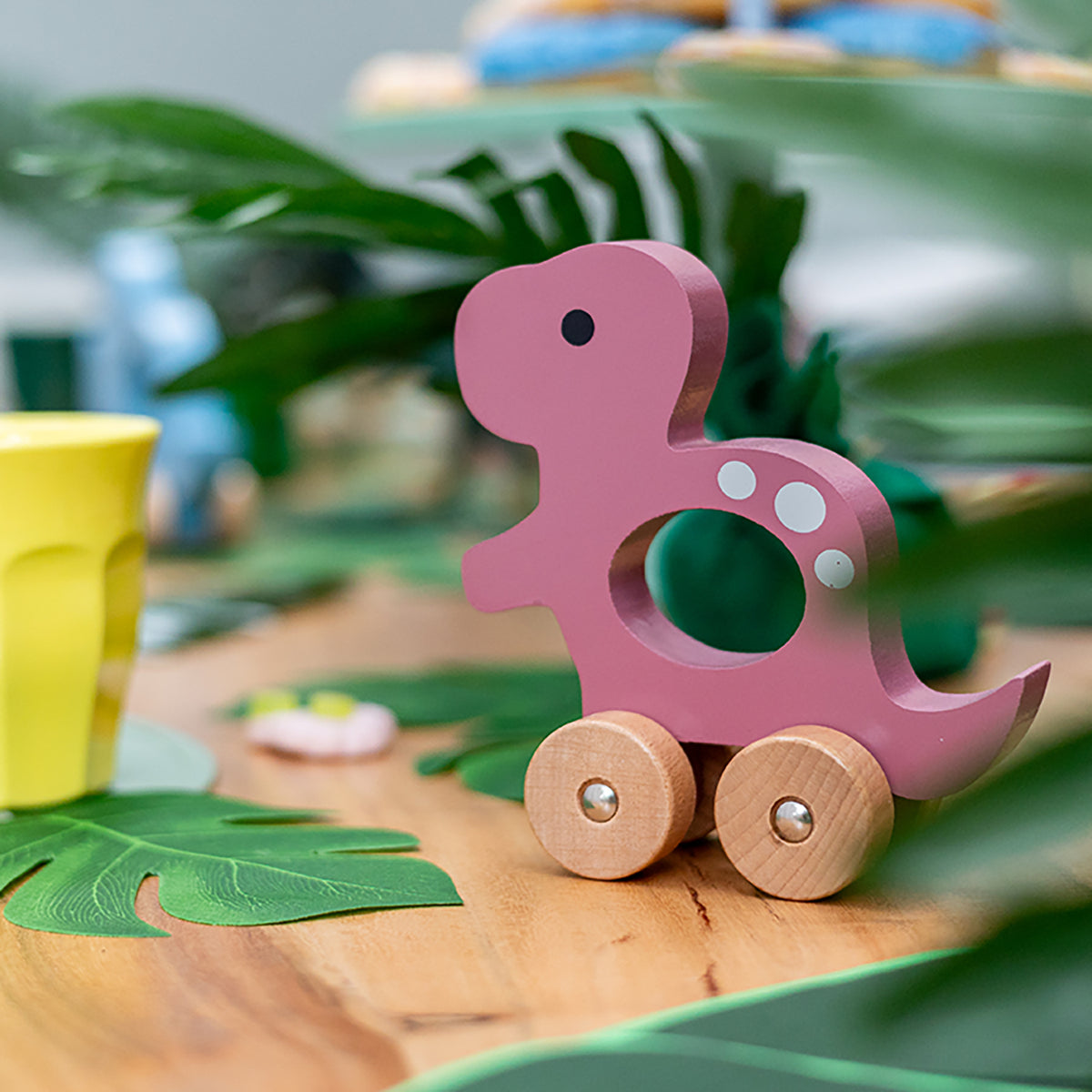 Schiebetier Dino aus Holz T-Rex von Kindsgut – Anwendungsbild 4