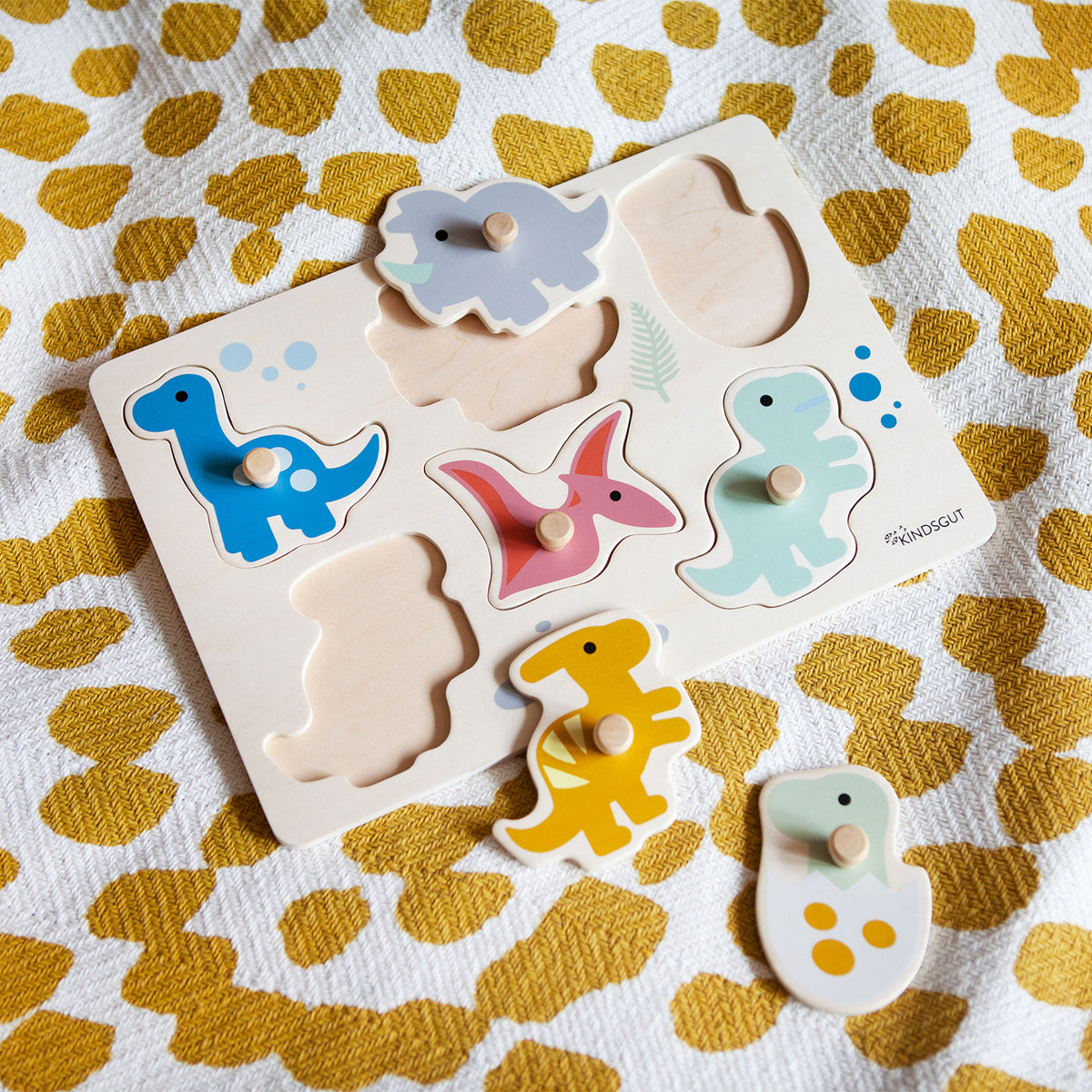 Steckpuzzle Holz mit Knauf Dinos von Kindsgut – Anwendungsbild 3