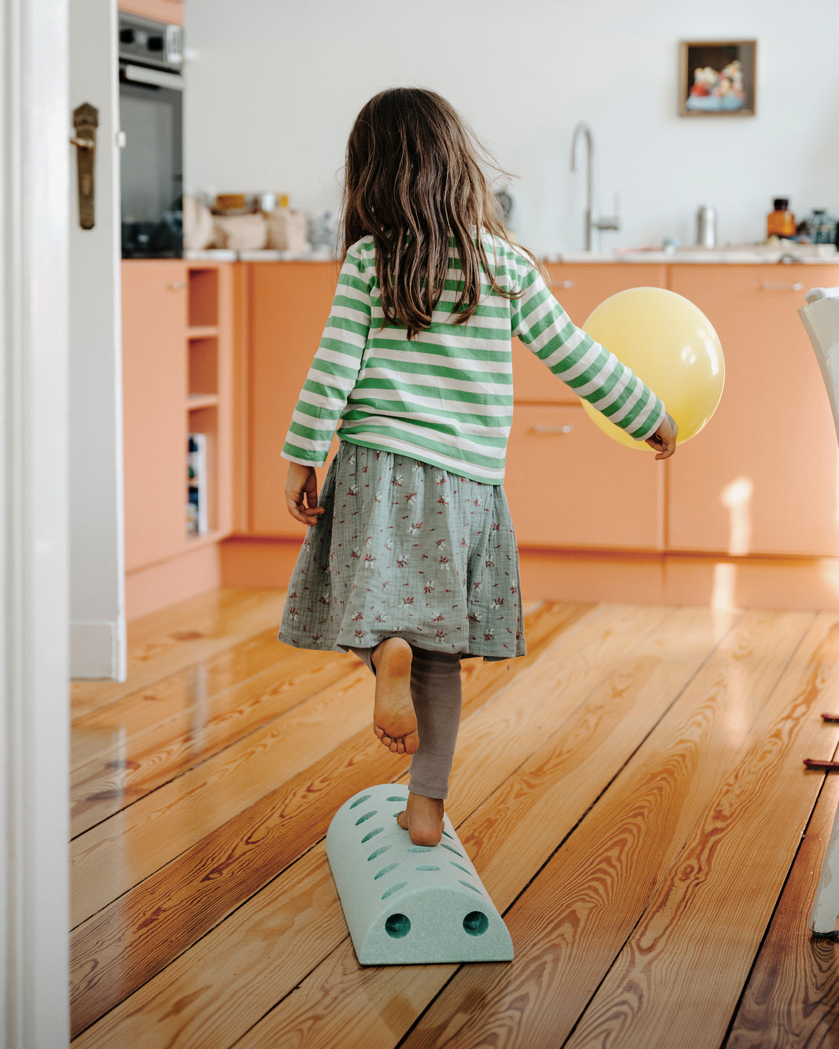 MODU Kids Stool: Kinderhocker aus zwei runden Schaumstoffblöcken, Mint, Ansicht 5