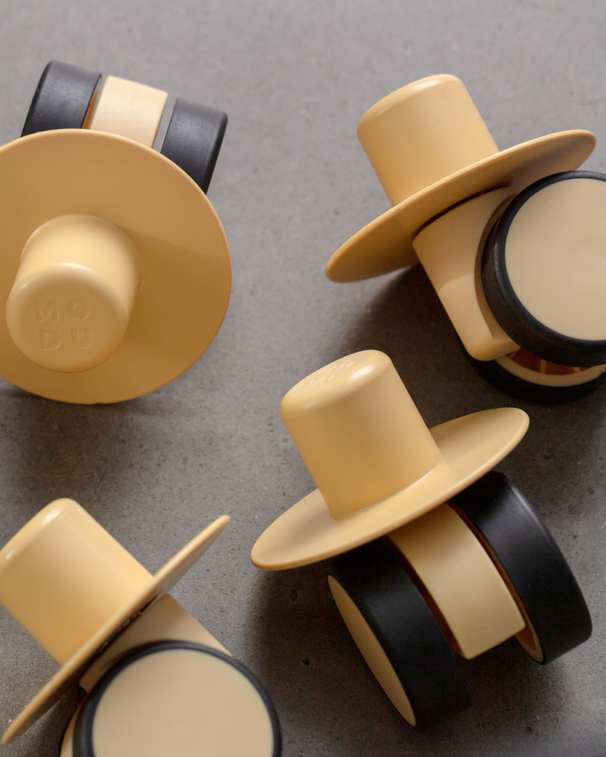MODU Swirly Wheels: vier 360°-Drehrollen für MODU-Blöcke, Honey Yellow, Ansicht 2