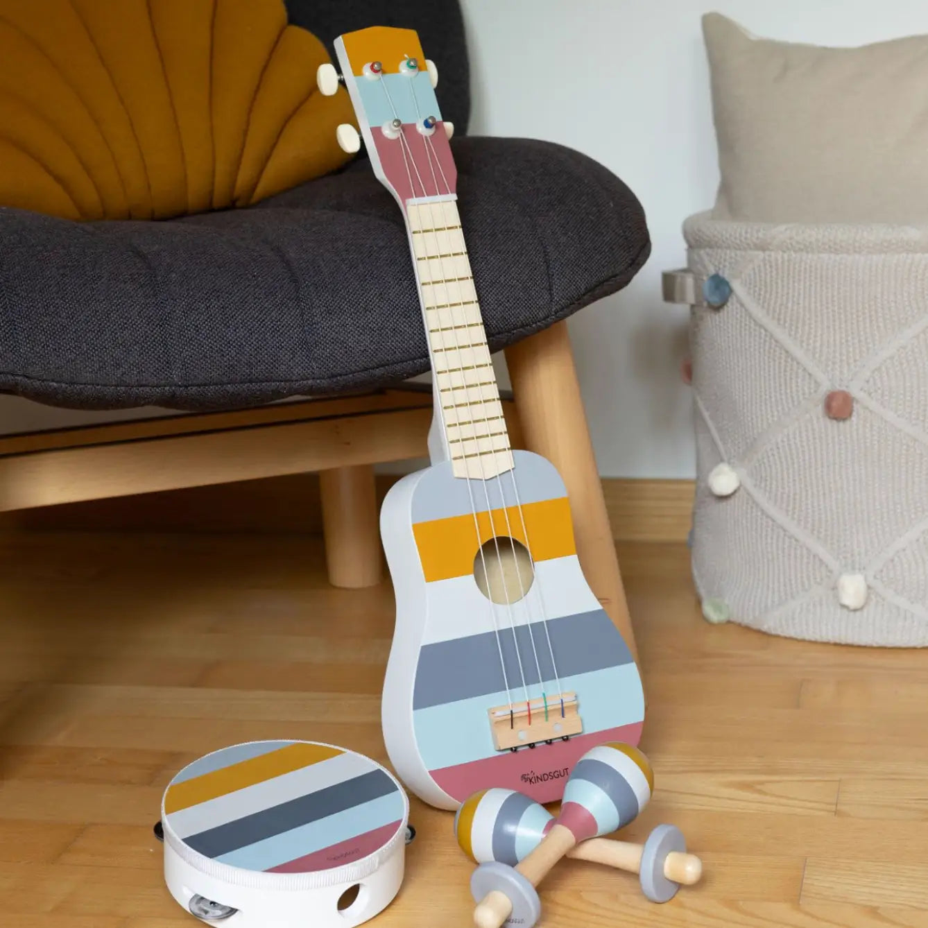 Musikinstrumenten-Set aus Holz