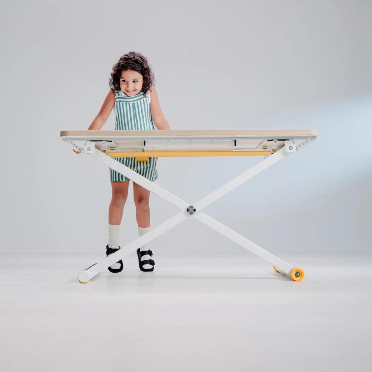 Poptop höhenverstellbarer Kinderschreibtisch