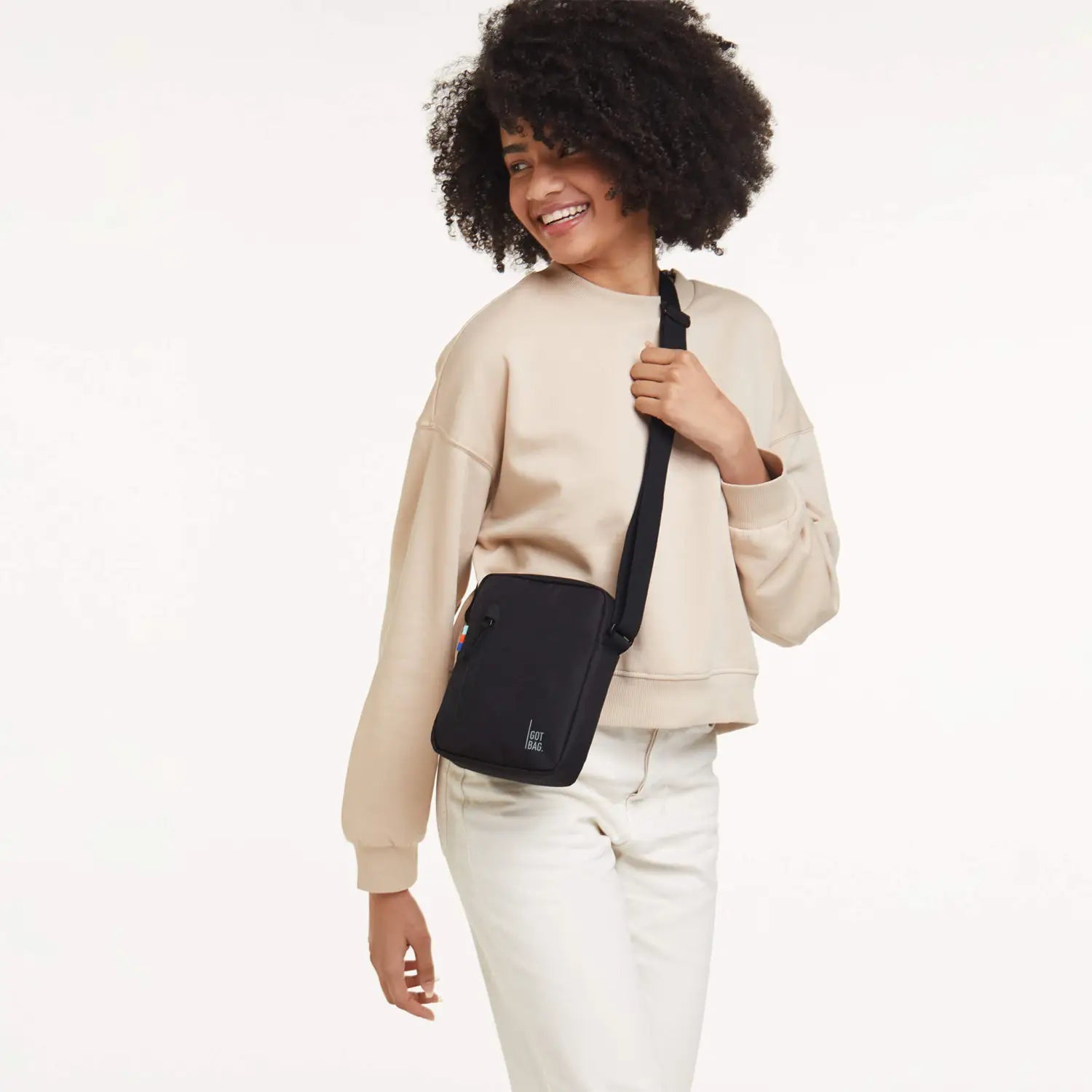 PUSHER BAG schwarz – nachhaltige Bauchtasche aus recyceltem Material