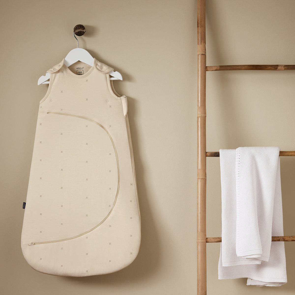 Snüz SnüzPouch Babyschlafsack 2,5 TOG mit Reißverschluss zum Wickeln, 0–6 Monate / Cashmere Cross, Ansicht 2