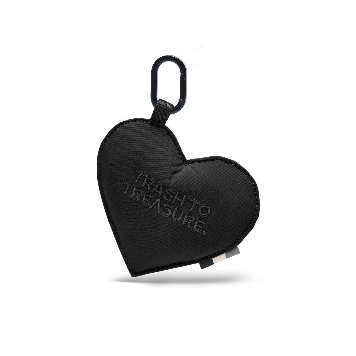 GOT BAG Treasure Charm in Schwarz, herzförmiger Anhänger mit Karabinerhaken und Aufschrift Trash to Treasure