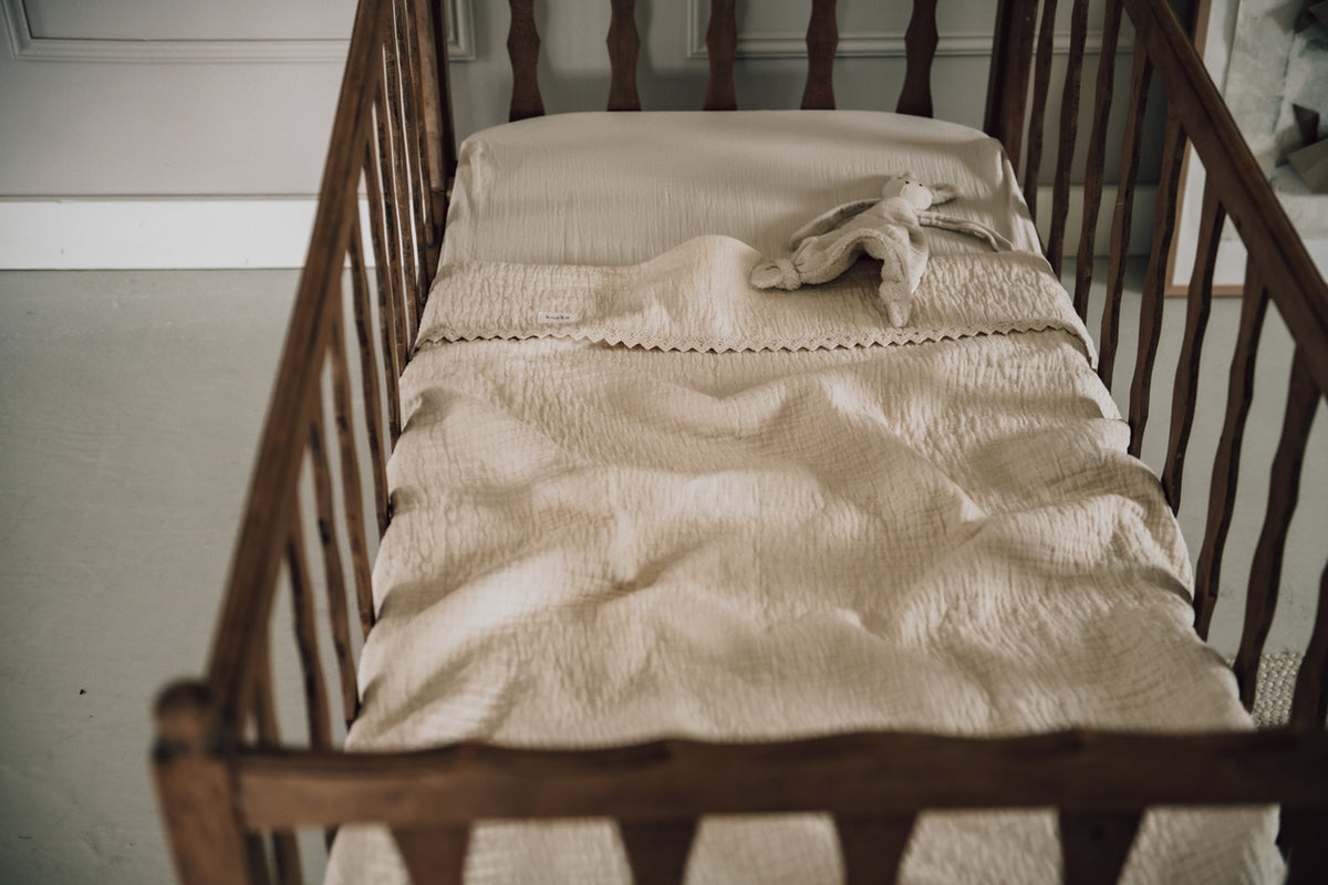 Kinderdecke 100x150 aus Baumwolle mit Spitzenkante – Koeka Elba