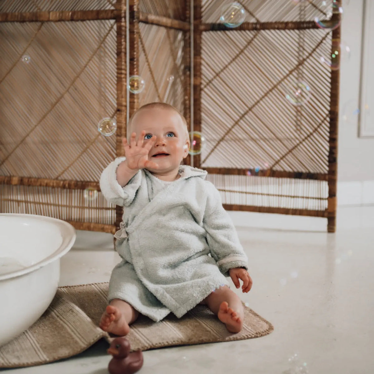 Baby Bademantel mit Kapuze – Dijon Daily von Koeka