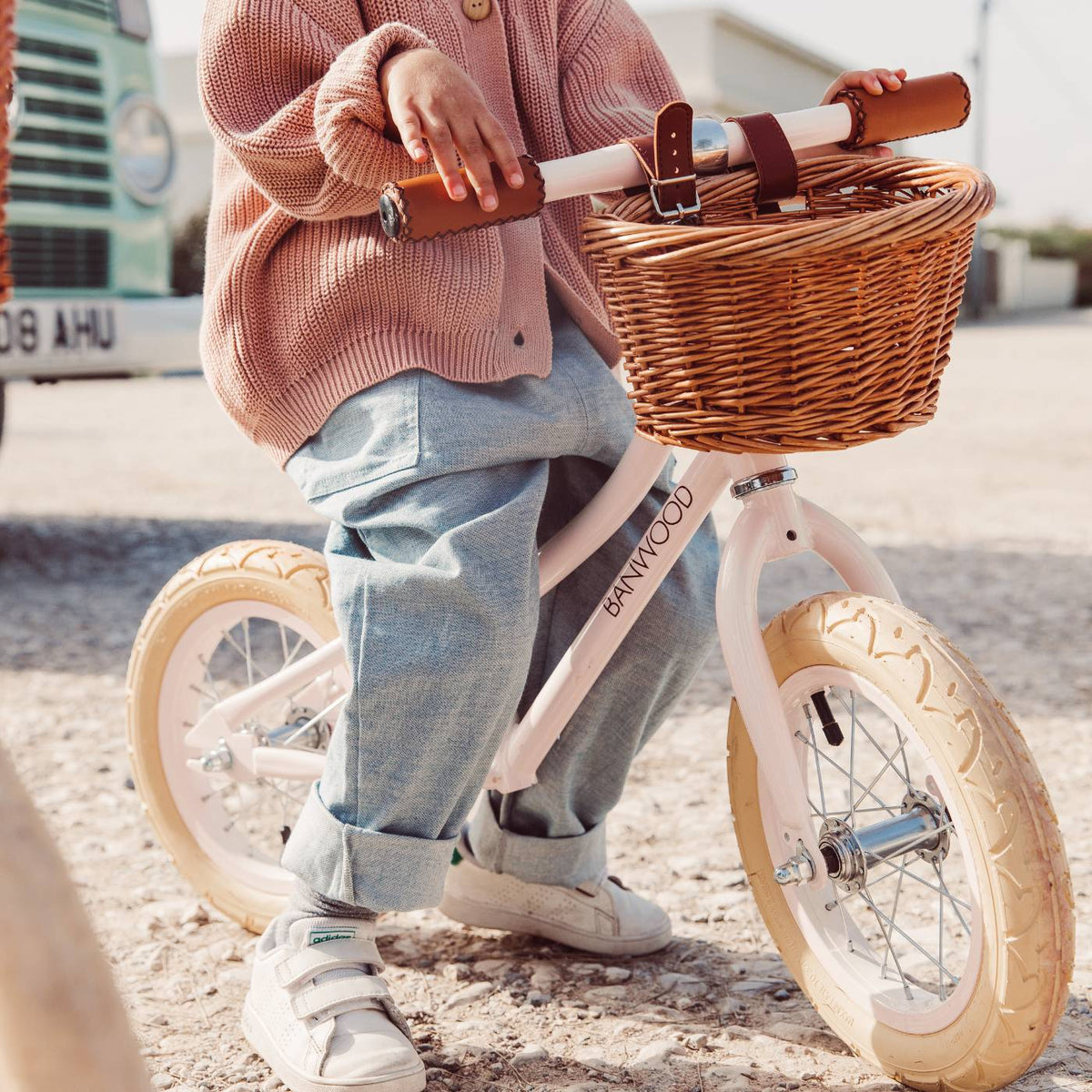 Banwood Balance Bike Pink – im Einsatz (Lifestyle)
