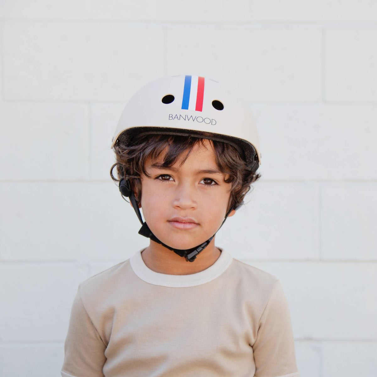 Banwood Classic Helm Stripes – im Einsatz (Lifestyle) 2