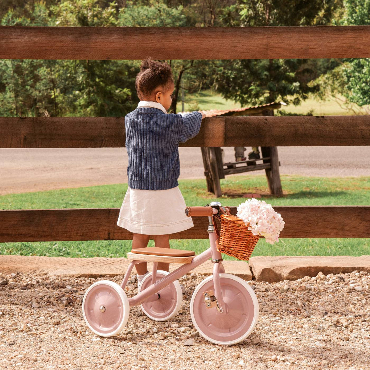 Banwood Dreirad Vintage Dusty Pink – im Einsatz (Lifestyle)