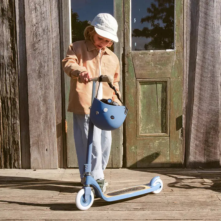 Banwood Maxi Scooter Blau – im Einsatz (Lifestyle) 3