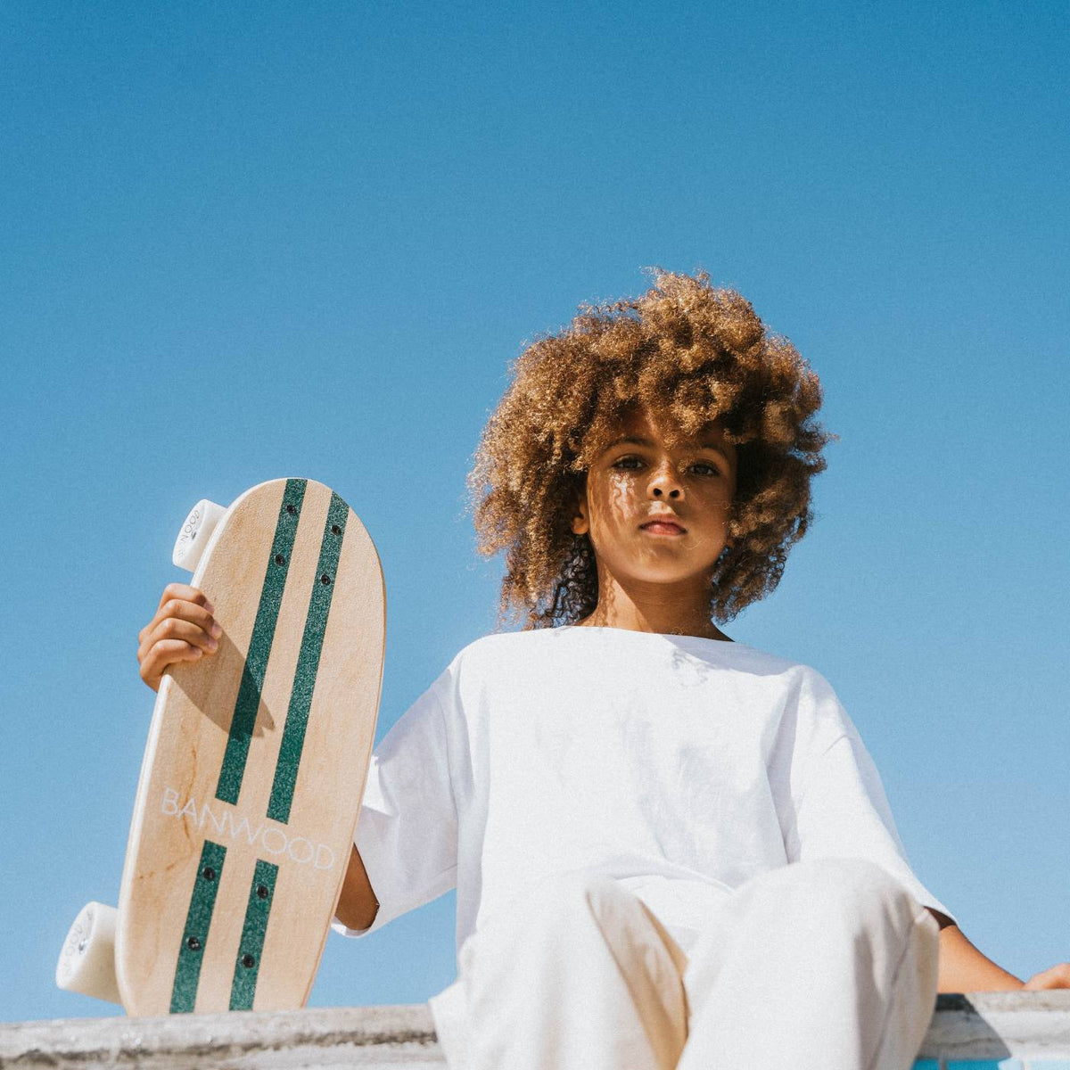 Banwood Skateboard Grün – im Einsatz (Lifestyle)