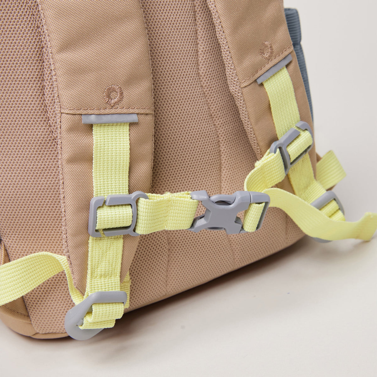 GOT BAG Kids Adventure Daypack Kinderrucksack in Beige (sandbar), Detailaufnahme der Rückseite