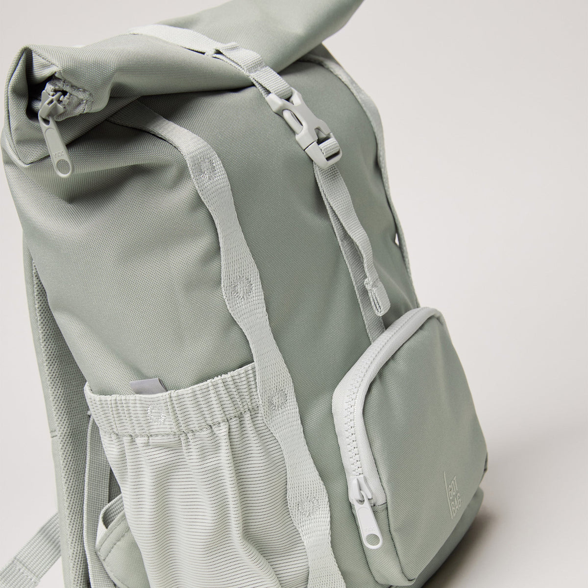 GOT BAG Kids Adventure Rolltop Kinderrucksack in Salbeigrün (bass), als Detailaufnahme