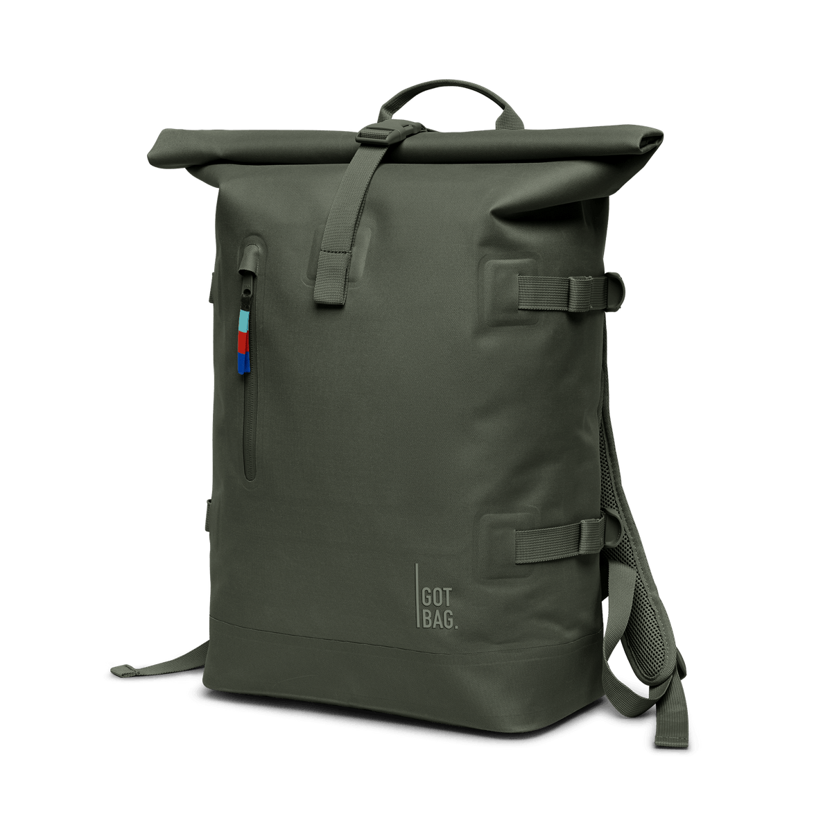 GOT BAG Rolltop 2.0 Rolltop-Rucksack in dunkelgrün (algae), schräg von vorn