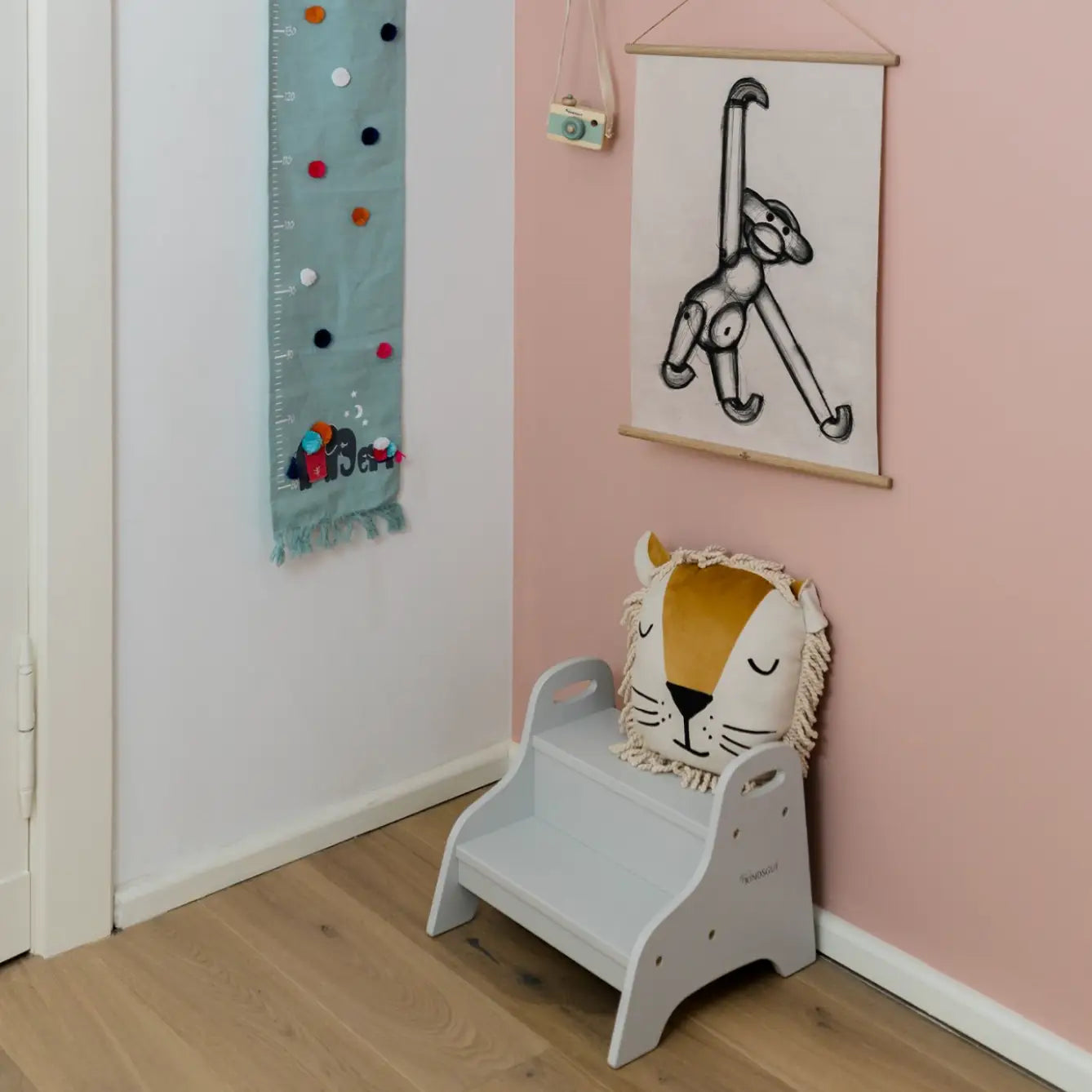 Holztritt / Tritthocker aus Holz