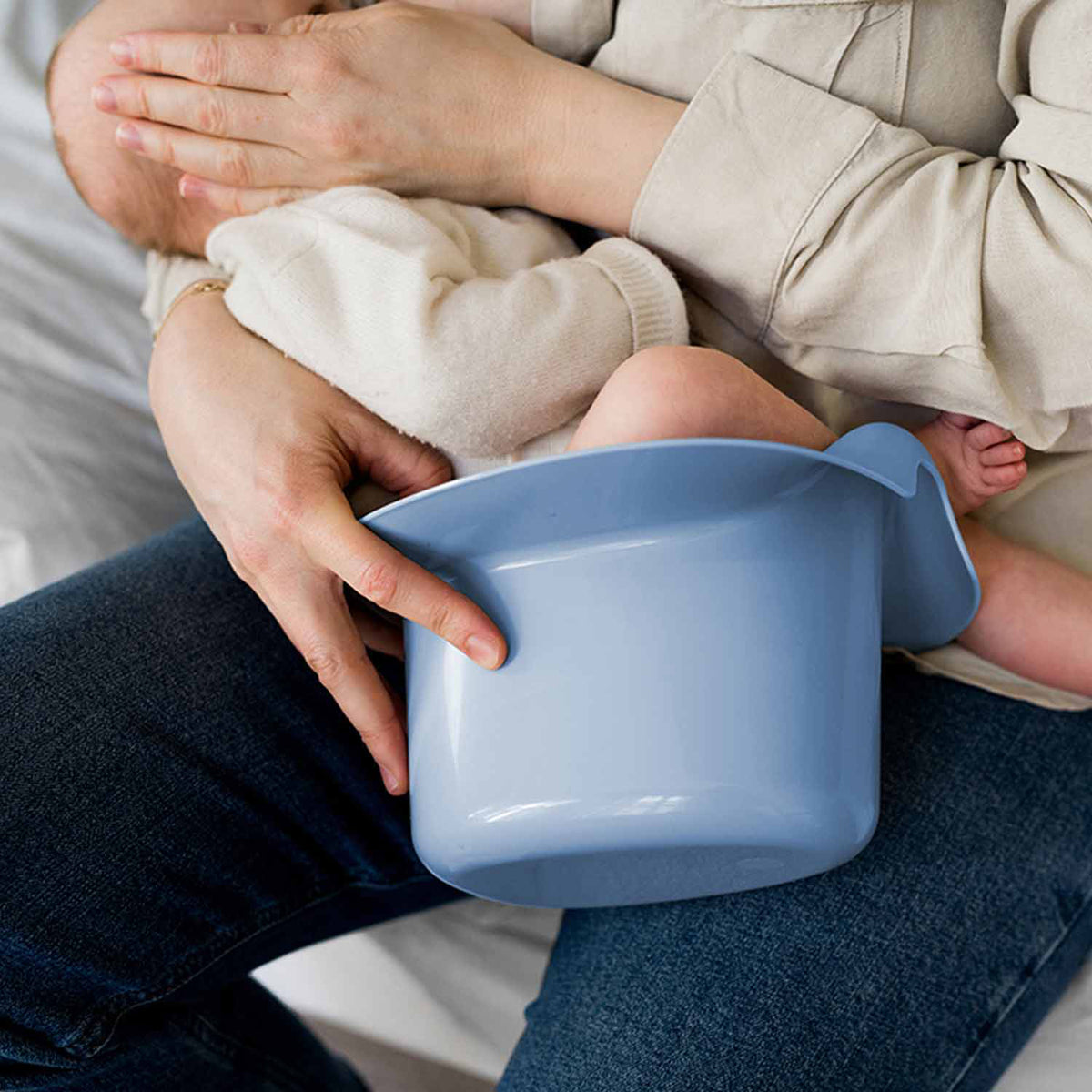 Abhaltetöpfchen für Babys Taubenblau von Kindsgut – Anwendungsbild 4