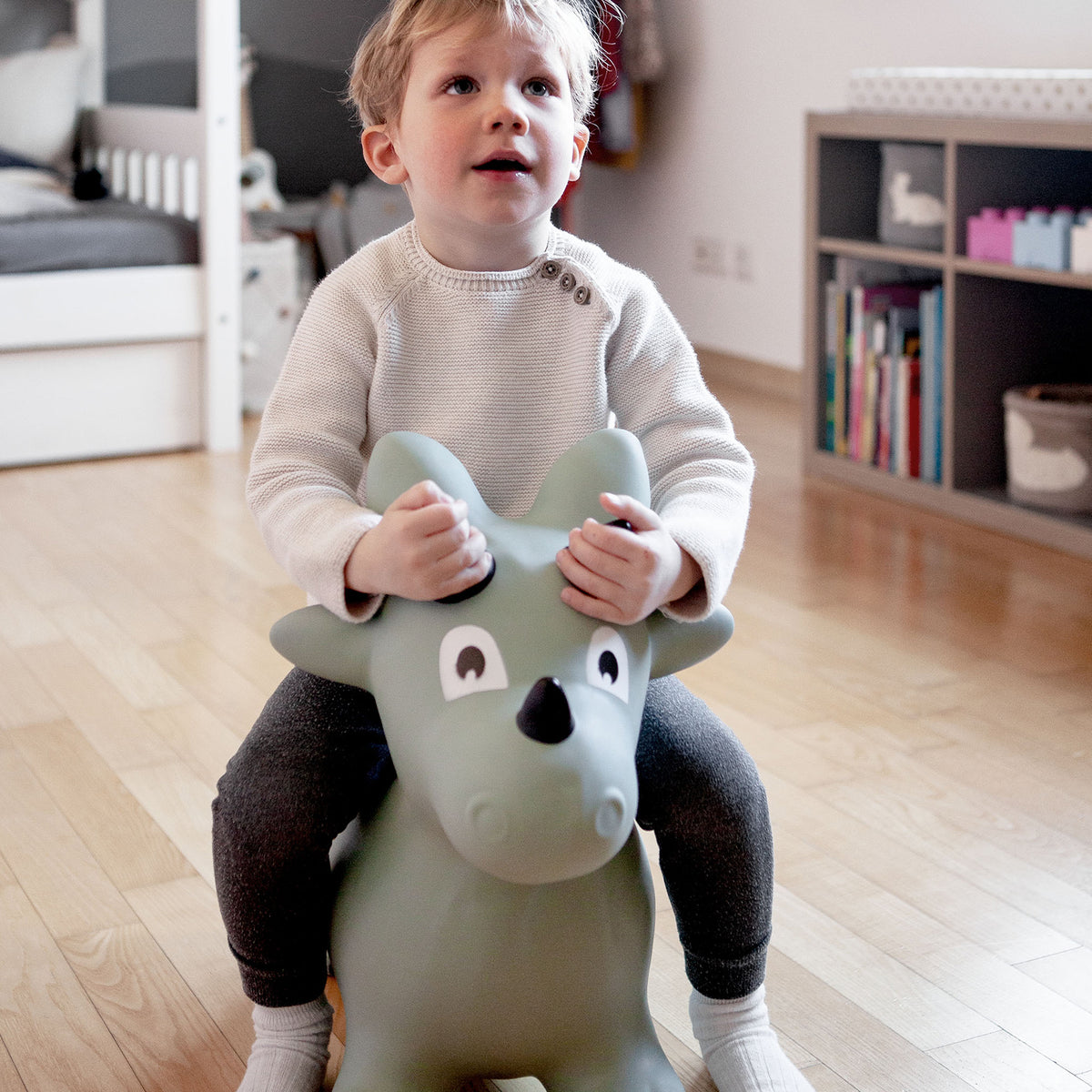 Hüpftier für Kinder Dinosaurier von Kindsgut – Anwendungsbild 4