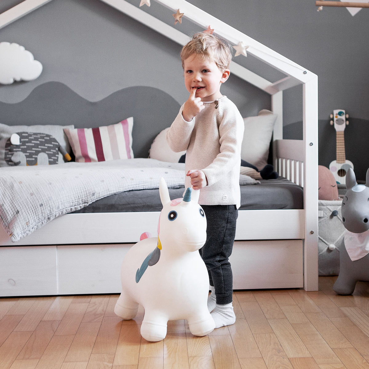Hüpftier für Kinder Einhorn von Kindsgut – Anwendungsbild 4