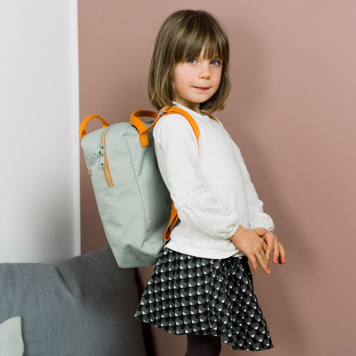 Kinderrucksack aus recycelten PET-Flaschen Mini Aquamarin von Kindsgut – Anwendungsbild 2