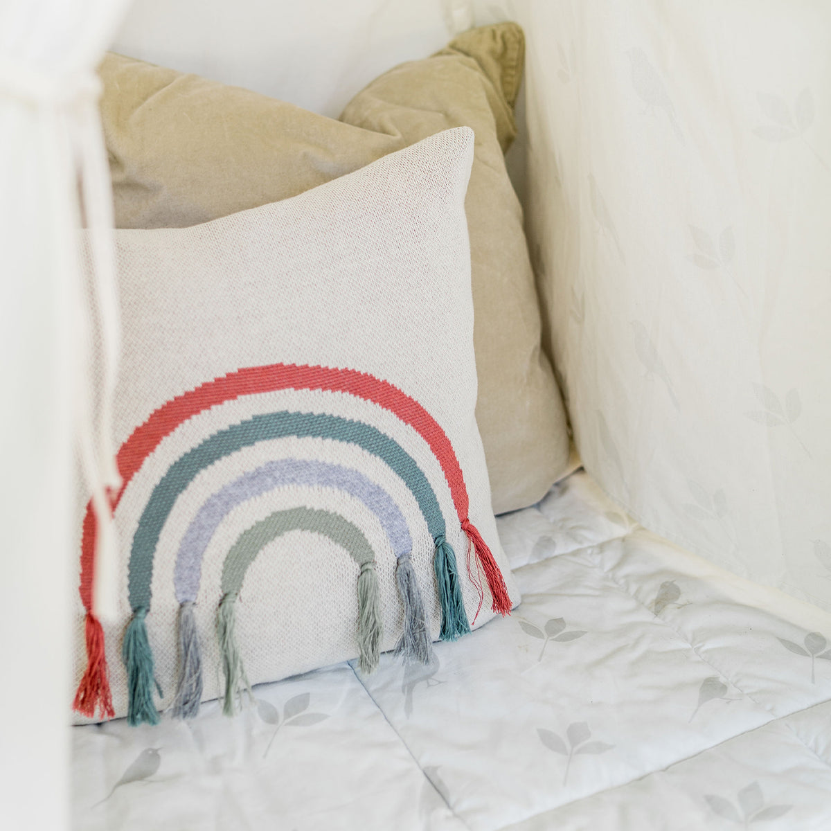 Kissenbezug Kinderzimmer Baumwolle Regenbogen von Kindsgut – Anwendungsbild 3