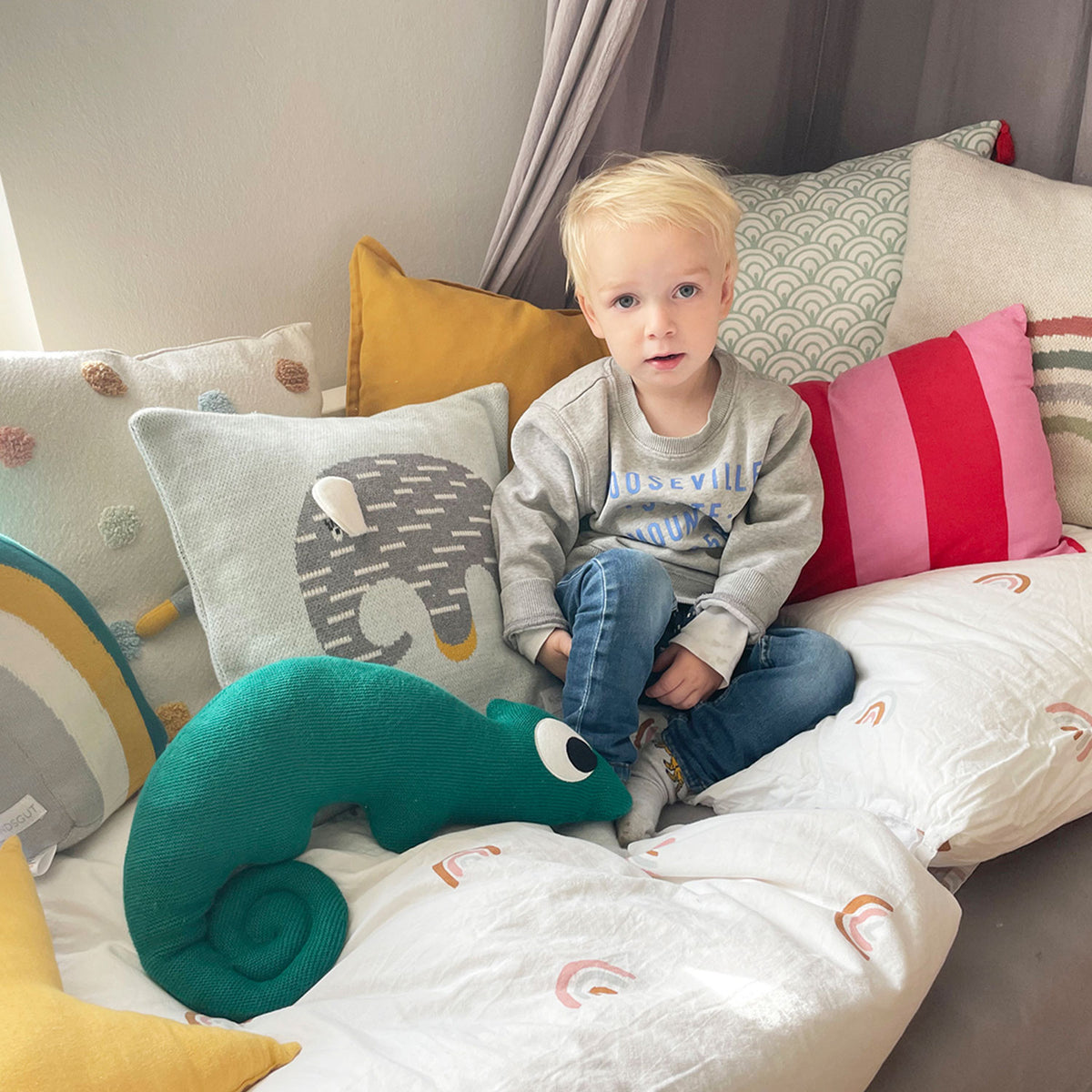 Kuscheltier für Babys Chamäleon von Kindsgut – Anwendungsbild 3