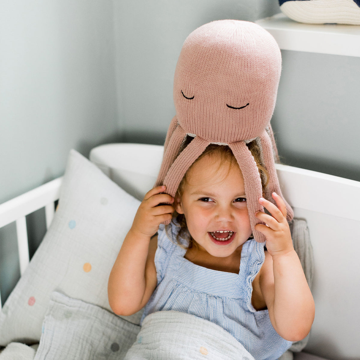 Kuscheltier für Babys Oktopus von Kindsgut – Anwendungsbild 2