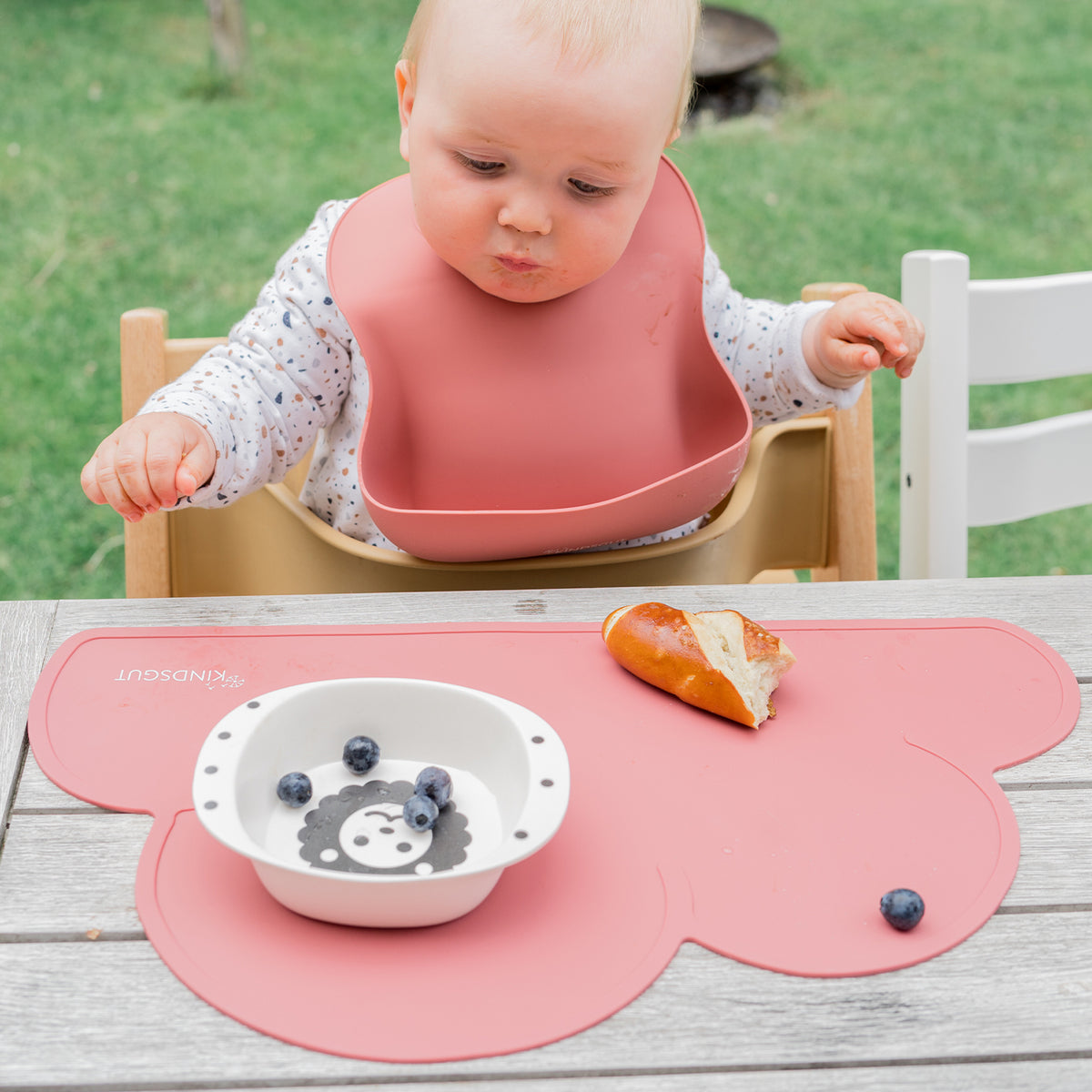 Silikon-Platzset Wolke für Kinder Altrosa von Kindsgut – Anwendungsbild 3