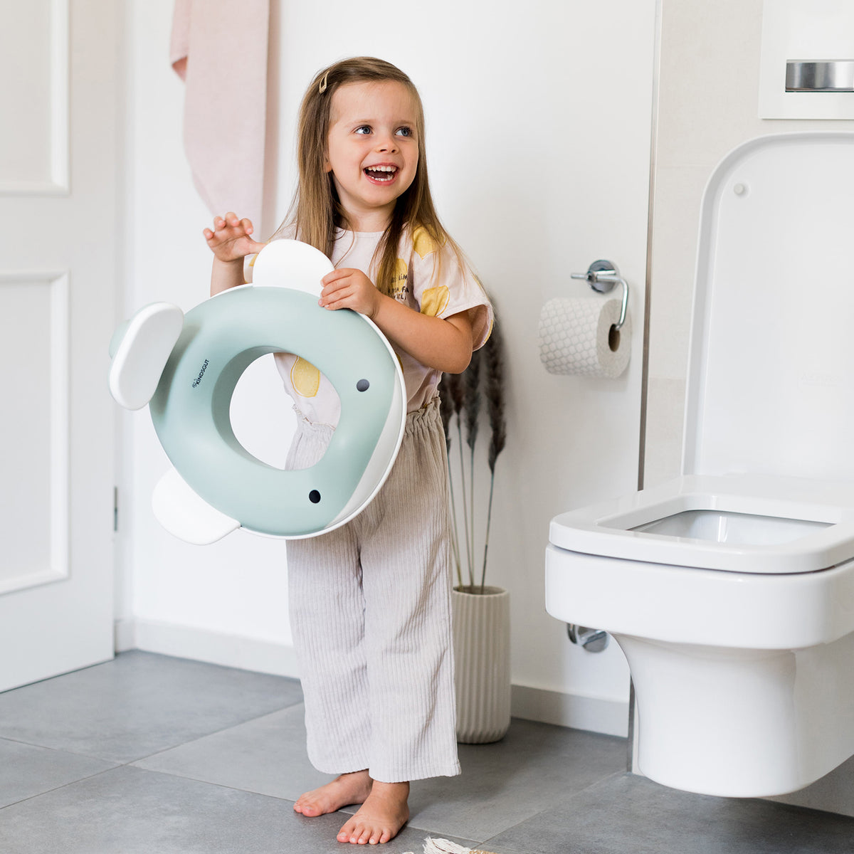 Toilettensitz für Kinder Wal Aquamarin von Kindsgut – Anwendungsbild 2