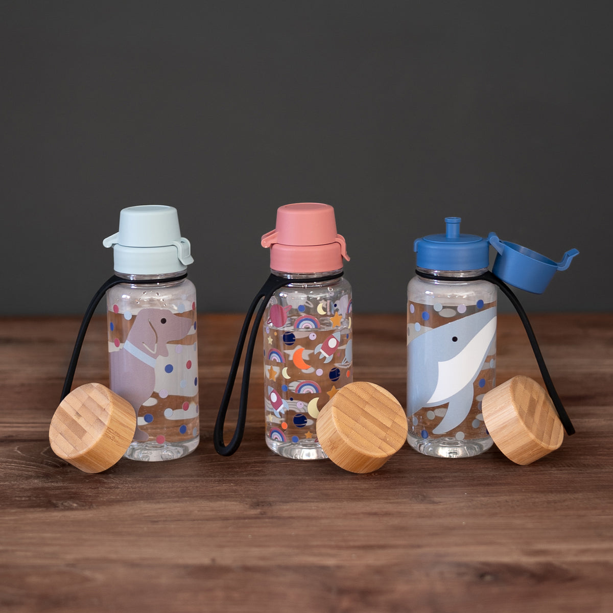 Kindertrinkflasche Tritan 400 ml Weltraum von Kindsgut – Anwendungsbild 3