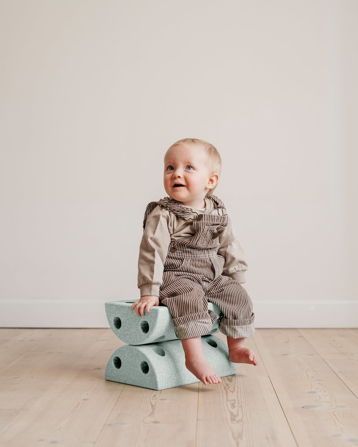 MODU Kids Stool: Kinderhocker aus zwei runden Schaumstoffblöcken, Mint, Ansicht 3