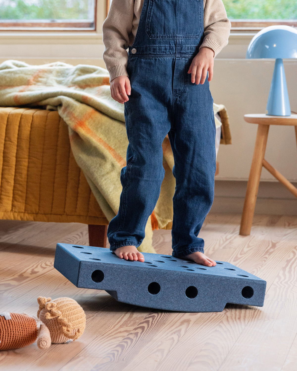 MODU Scooter Board: Rollbrett aus Schaumstoffblock mit vier Drehrollen, Blue, Ansicht 4