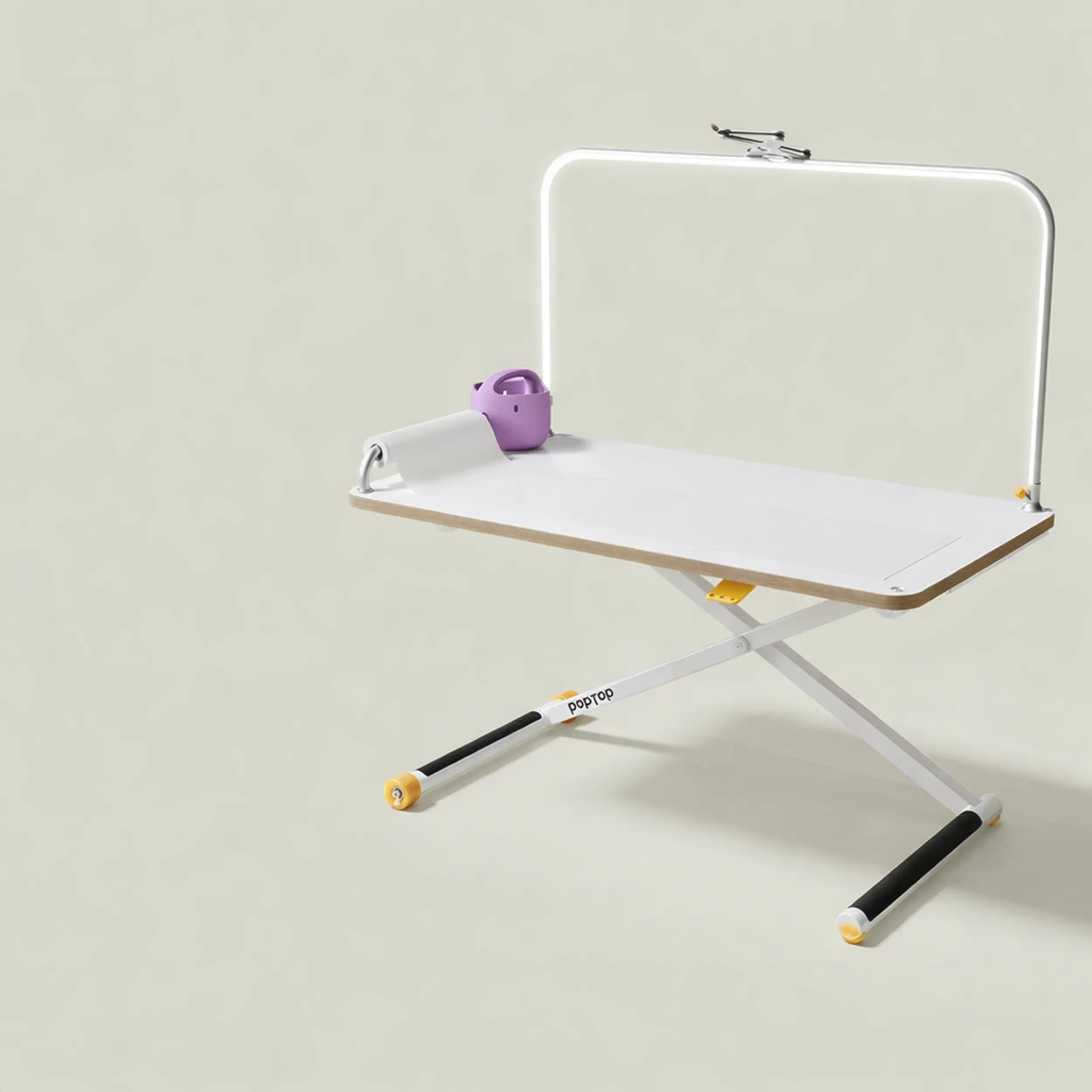 Poptop Ideenstudio - Kinderschreibtisch Lampe Papierhalter mit Rolle & Stiftehalter